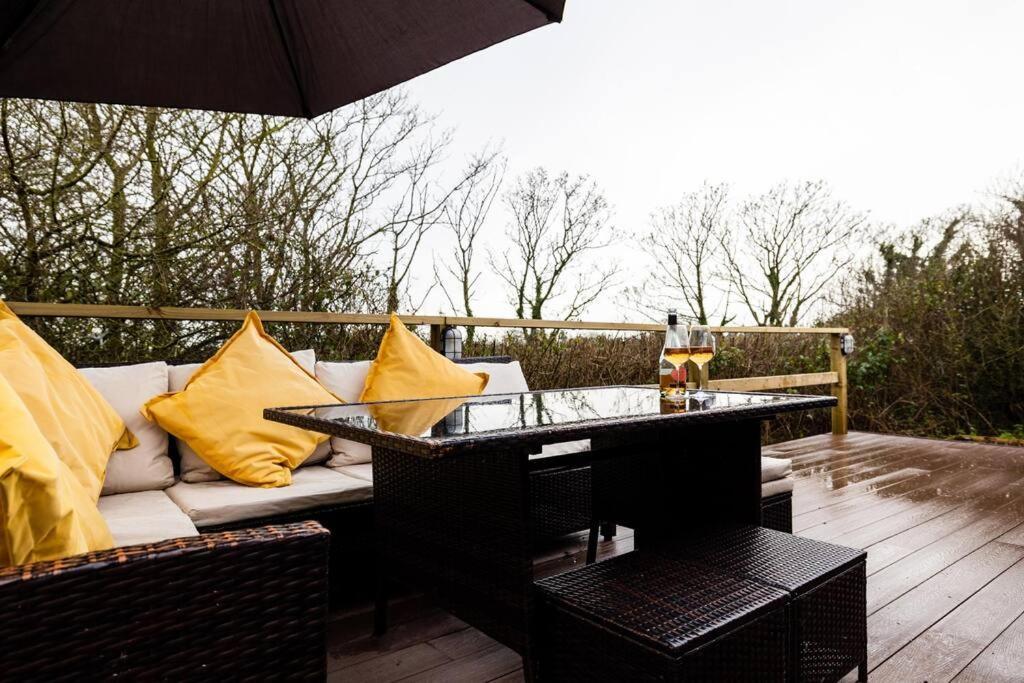 The Woodland Lodge - Wood Fired Hot Tub And Firepit Hambleton Eksteriør billede